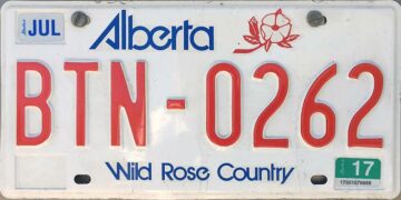 New distracted driving laws of Canada will take effect from January 1, 2021