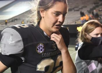History as Sarah Fuller becomes 1st woman to score in Power Five football game