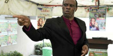 Ex-Super Eagles star, Taribo West slammed by Nigerians for backing Tinubu’s presidential ambition