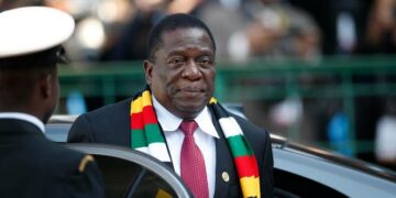 Kenyan president sues for the lifting of sanctions on Zimbabwe, by Stanley Ugagbe