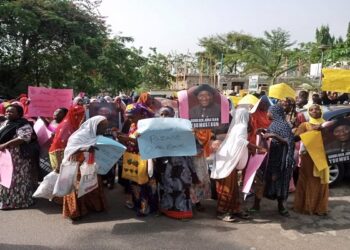 Nigerian women and youths march for Goodluck Jonathan’s return in 2023