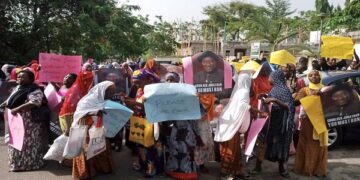 Nigerian women and youths march for Goodluck Jonathan’s return in 2023