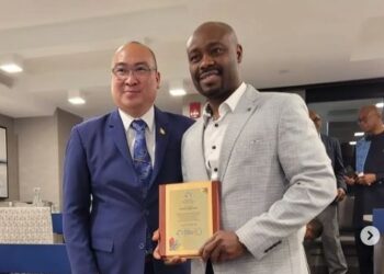 Nigerian Professionals in Manitoba honor Shola Agboola