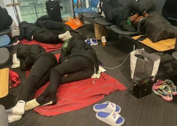 Nigerians react as Falconets sleep on chairs, floor at Turkish airport