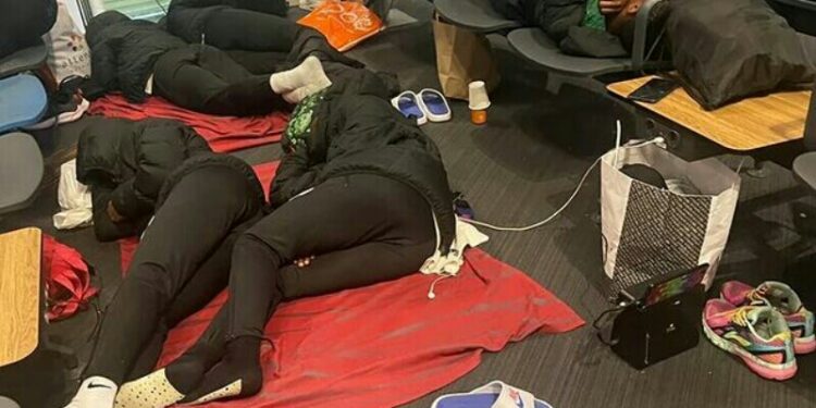 Nigerians react as Falconets sleep on chairs, floor at Turkish airport