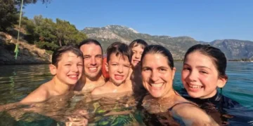 Canadian family takes children on world tour before they go blind