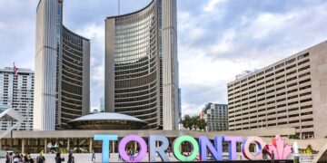 Toronto Drops COVID Vaccine Mandate, Staff Offered Reinstatement