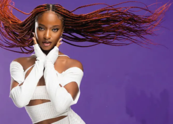 Ayra Starr falls on stage, urges organizer to do better