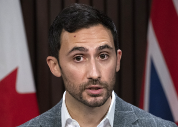 Ontario Education Minister urges school board to solve Oakville transgender teacher issue