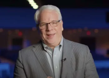 Megachurch Pastor Mike Glenn Steps Down, By Stanley Ugagbe