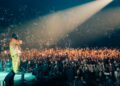 “Burna Boy is a donkey”- Fans React As Burna Boy Curses Them On Stage