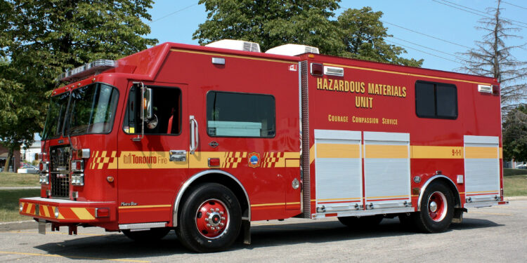 Toronto house fire displaces12 people