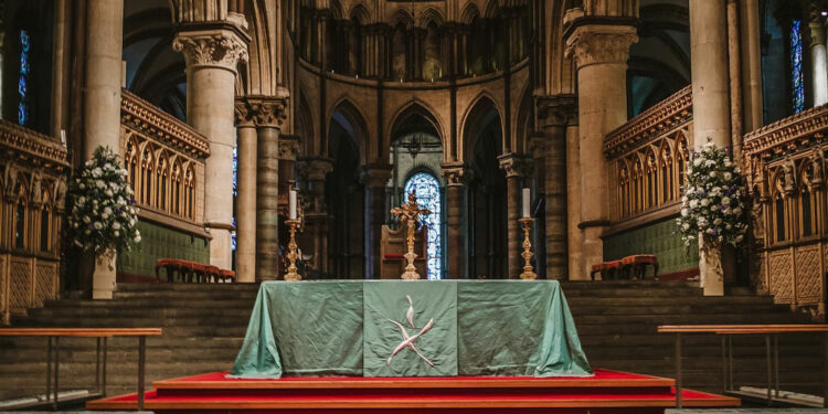 Church Of England To Consider Gender-Neutral When Referring to God