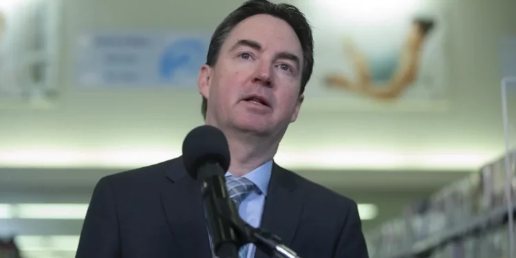 Alberta government to disburse $158 million to address shortage of health care workers