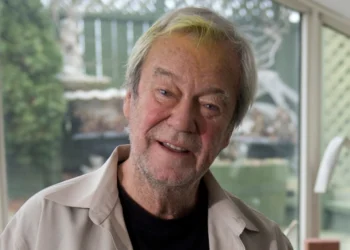 Gordon Pinsent dies at 92