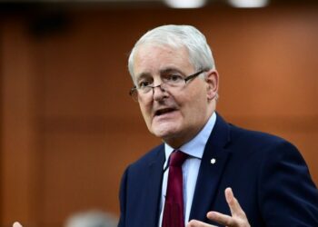 Marc Garneau bids farewell to House of Commons