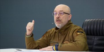 Ukrainian defence minister urges EU to supply Ukraine with 250,000 artillery shells every month