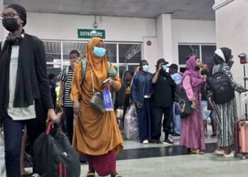 Nigerian evacuees from Sudan get N100,000 each, N25,000 recharge cards and 1.5 GB data