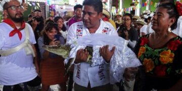 End Time: Mexican Mayor Marries Reptile