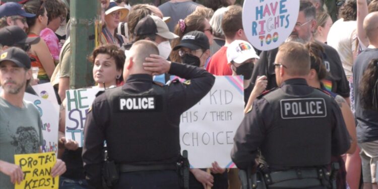 Saskatoon protesters call on province to repeal parental consent and pronoun policy