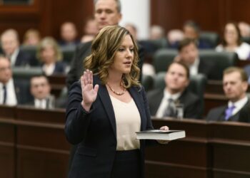 Alberta minister accuses government of threatening provinces over electricity funding