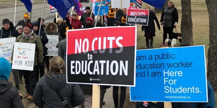 Teachers in Ontario settle labour complaint, early reading screening equipment not mandated