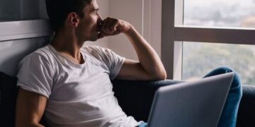 Navigating Life After a Sudden Singlehood: Strategies for Coping and Thriving