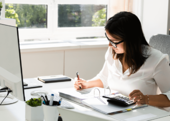 The Benefits of Hiring a Bookkeeper and What to Look for When Choosing One