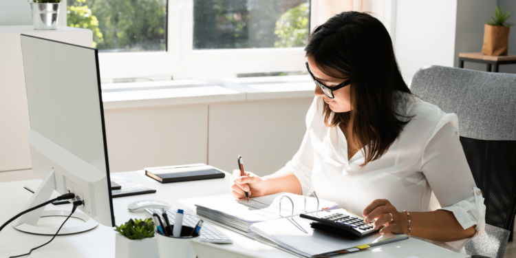 The Benefits of Hiring a Bookkeeper and What to Look for When Choosing One