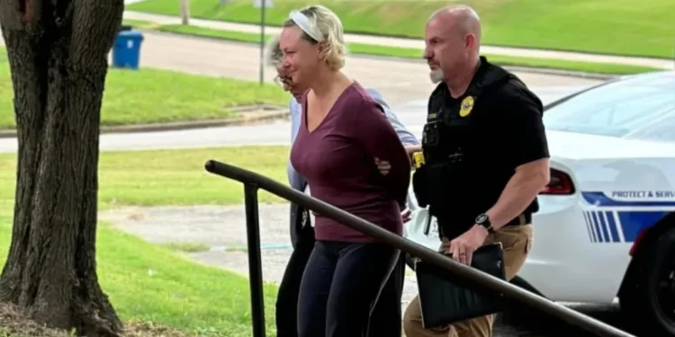 Teacher arrested for raping 12-year-old reveals she’s pregnant and will raise the baby alone