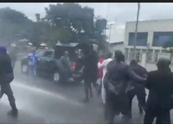 Rivers impeachment crisis gets worse as police teargassed Governor Fubara (Video)
