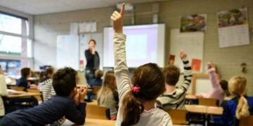 Elementary teachers in Ontario elementary vote in favour of a strike