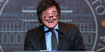 Argentina’s President Cuts Government Cars, Sells Jets, Saves $3B/year