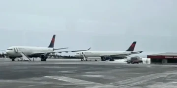 270 Delta passengers passed the night at remote Canadian military base after plane makes emergency landing