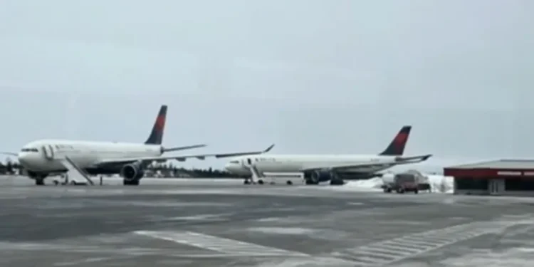 270 Delta passengers passed the night at remote Canadian military base after plane makes emergency landing