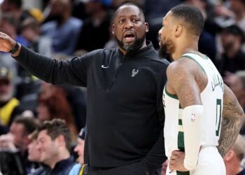 Milwaukee Bucks Terminate Rookie Head Coach Adrian Griffin