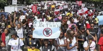 Thousands of women protest against femicide in Kenya