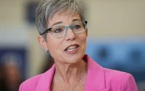 Selina Robinson Resigns as B.C. Cabinet Minister