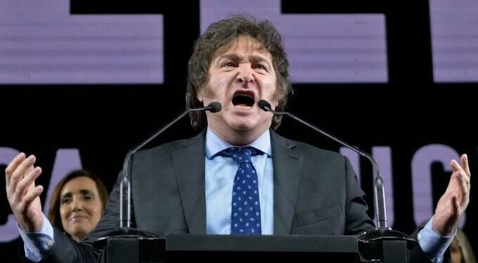 Argentine President Dismisses Labor Minister Over Salary Hike Amid Economic Crisis